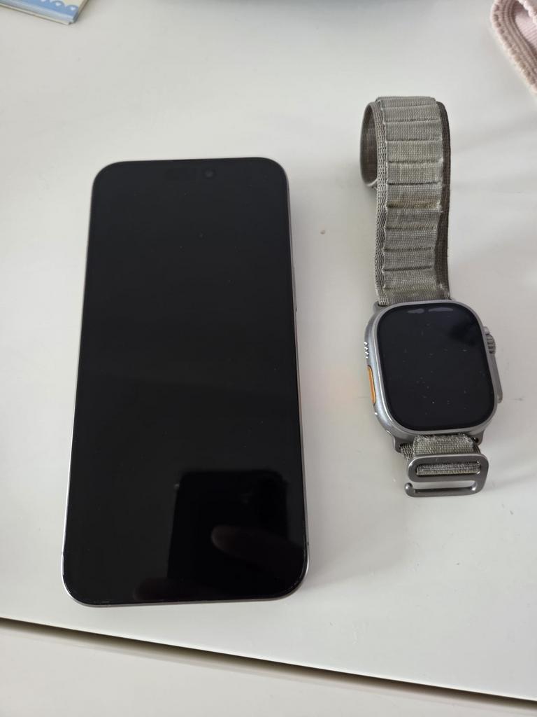 Iphone 15 Pro Max 256 Gb en Apple watch ultra 2 49mm titan, Telecommunicatie, Mobiele telefoons | Apple iPhone, Ophalen, Zo goed als nieuw