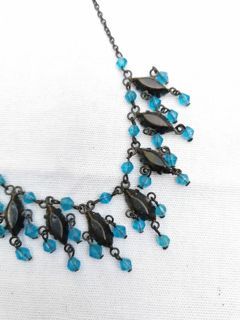 Halsketting zwart metaal blauwe parels. Halssnoer nieuw., Handtassen en Accessoires, Kettingen, Ophalen of Verzenden, Nieuw, Zwart