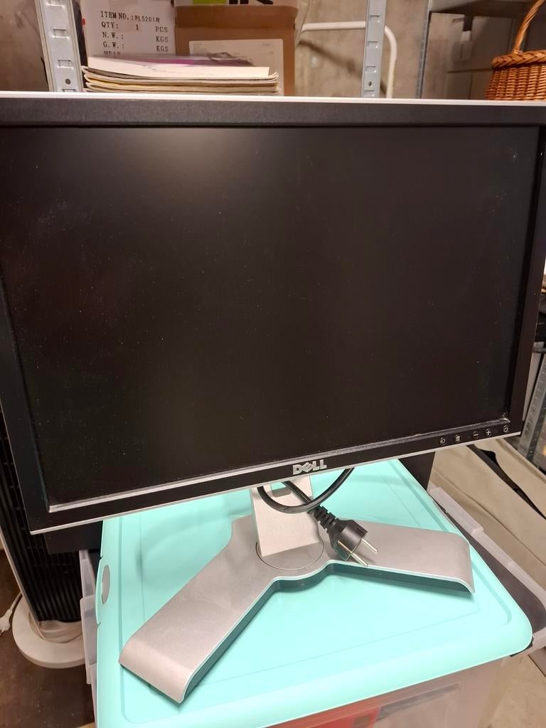 LCD monitor 2007 Dell, Computers en Software, Monitoren, Ophalen, VGA, Kantelbaar