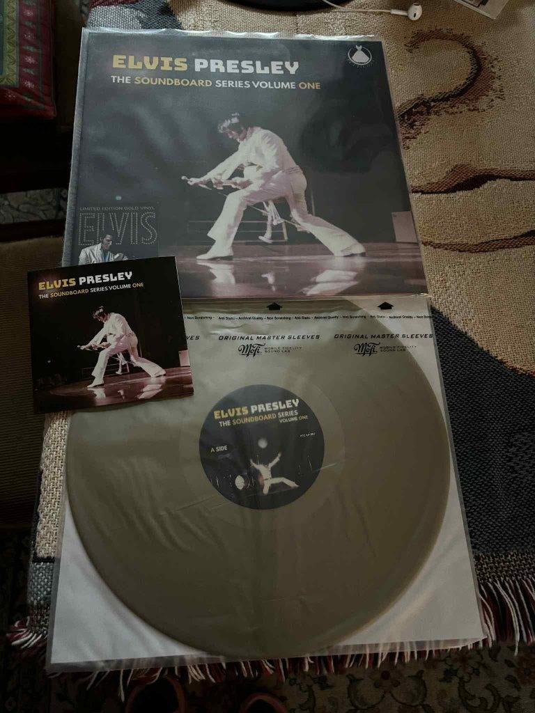 Elvis live bootleg lp,The soundboard series volume 1 plus cd, Ophalen of Verzenden, Nieuw in verpakking, 12 inch, Rock-'n-Roll