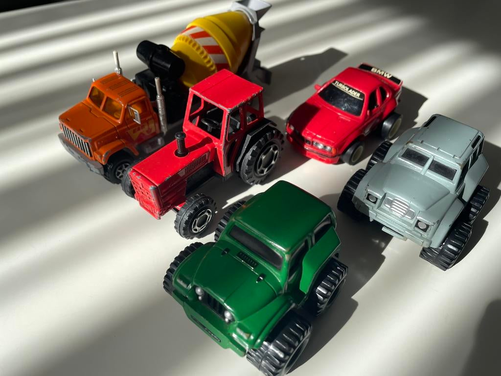 Jeep, tracteur, modèle de camion à béton, Enlèvement, Utilisé, Grue, Tracteur ou Agricole, Autres marques