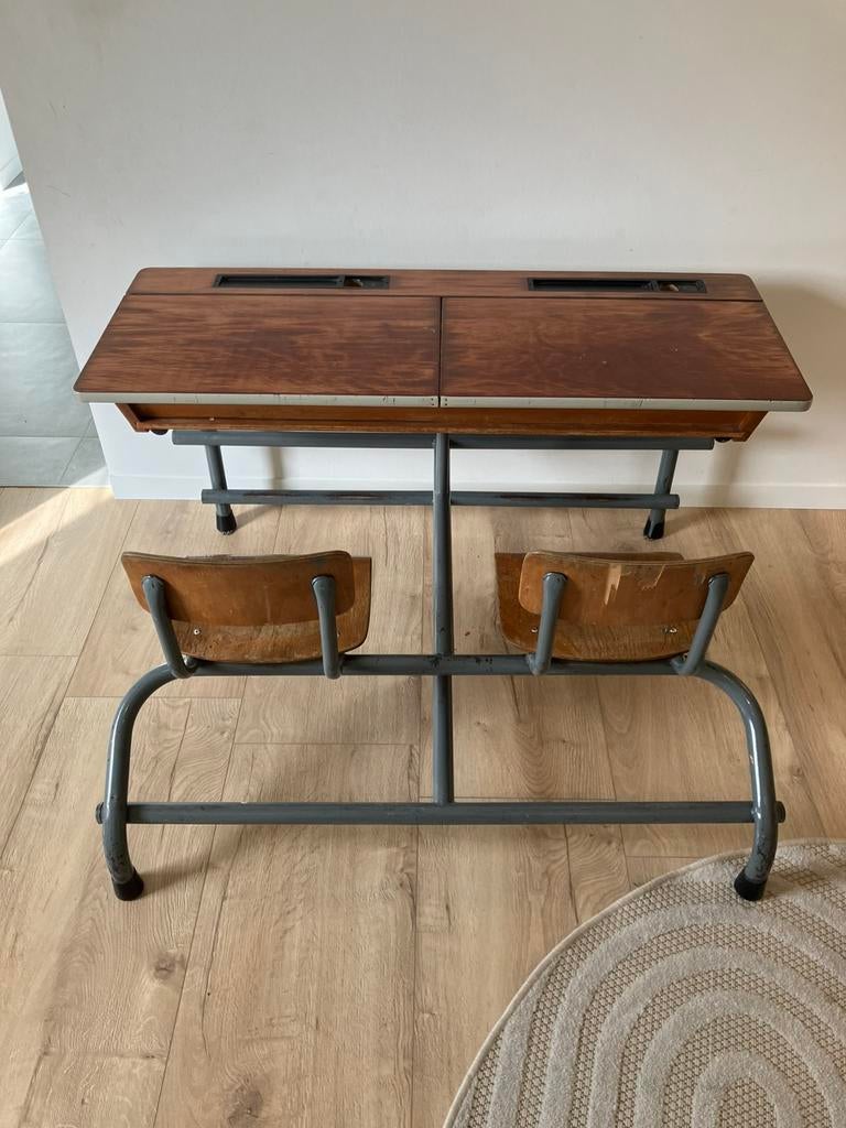 Vintage schoolbureau 2 kinderen met stoeltjes., Ophalen, Gebruikt