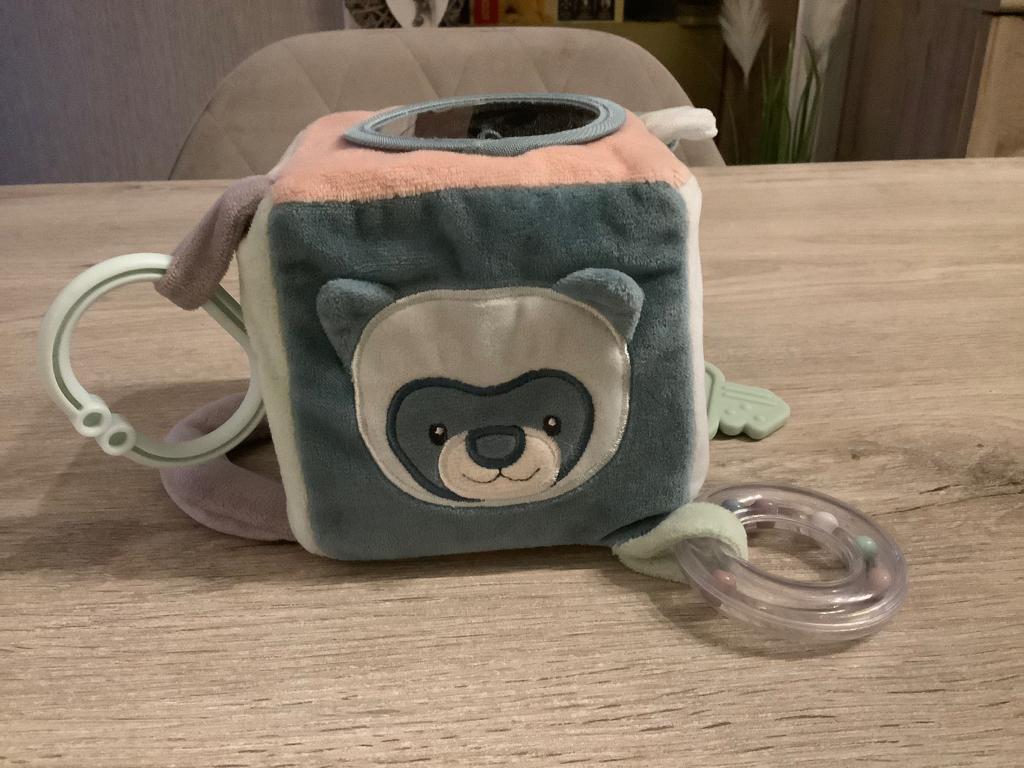 Baby pluche activiteiten kubus (10x10 cm), Kinderen en Baby's, Speelgoed | Educatief en Creatief, Zo goed als nieuw, Puzzelen