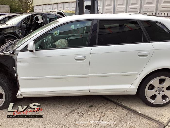 Portier 4Deurs links-achter van een Audi A3 (T9), Gebruikt, -, Deur, -