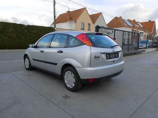 Ford Focus 1.6 i benzine 100pk Automaat 5d Ghia '00, Auto's, https://public.car-pass.be/vhr/caea7a31-4ad6-4352-80c8-c16cbeee06ea