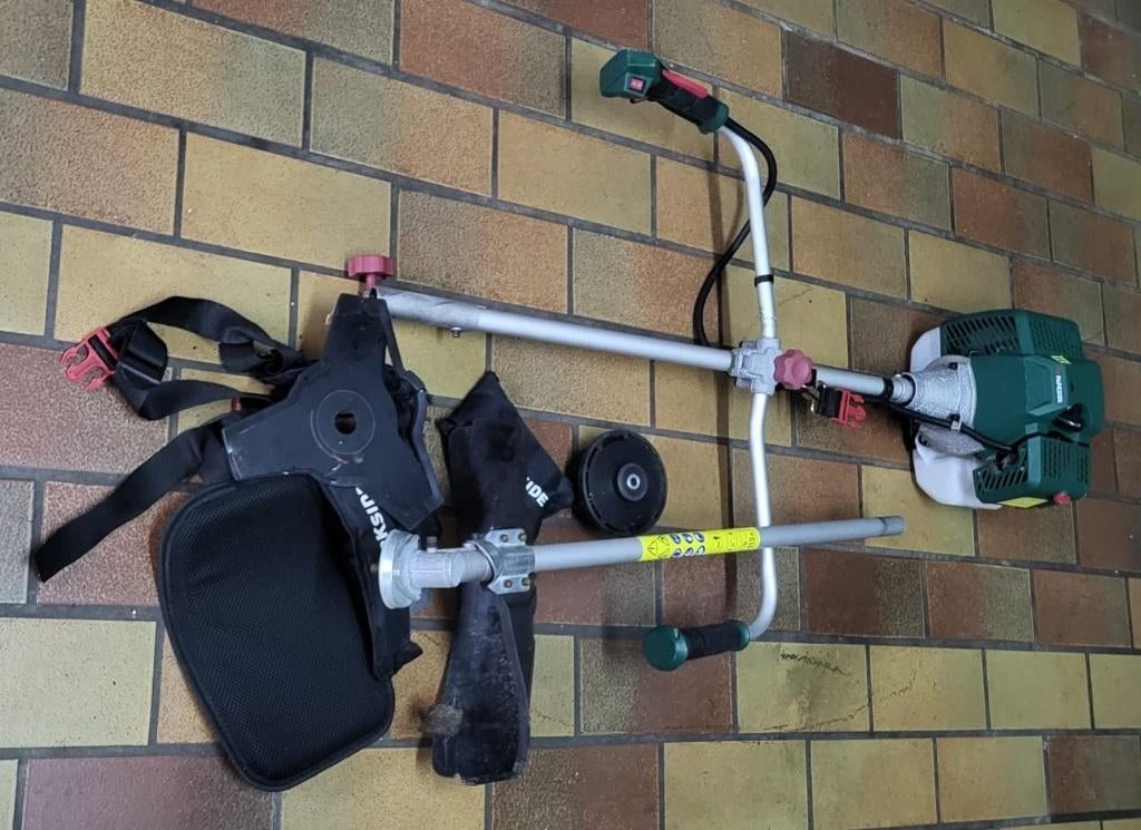 débroussailleuse et tondeuse à gazon, Enlèvement, Comme neuf