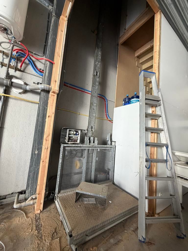 Bouwlift, Bricolage & Construction, Enlèvement, Utilisé, Ascenseur de chantier