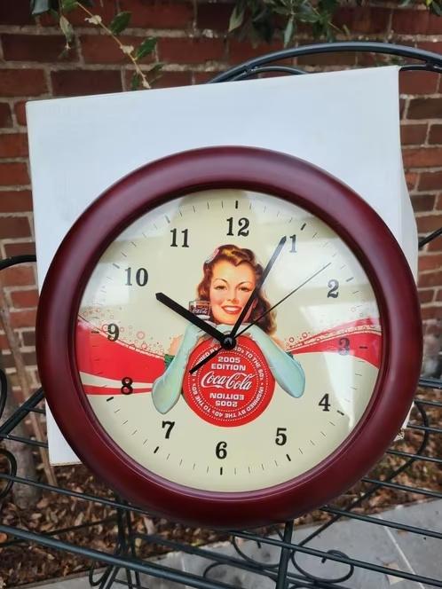 Horloge Coca-Cola, Collections, Enlèvement