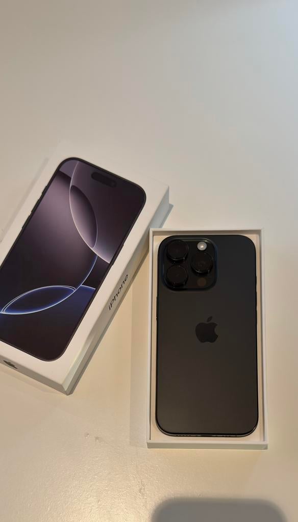 Apple iPhone 16 Pro 128 Go noir titane, Télécoms, Téléphonie mobile | Apple iPhone, Avec simlock (verrouillage SIM), 99 %, 128 GB