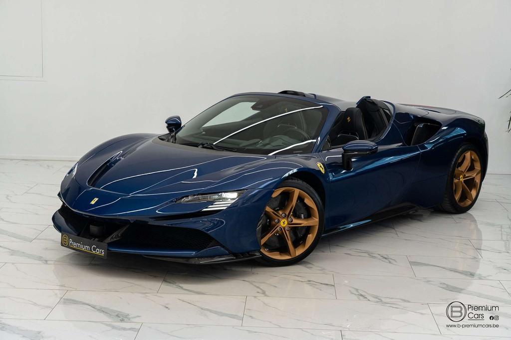 Ferrari SF90 Spider 4.0 V8 F1! PHEV! 10x Carbon / Mega Spec, Auto's, Ferrari, Gebruikt, Cabriolet, Blauw, Alcantara