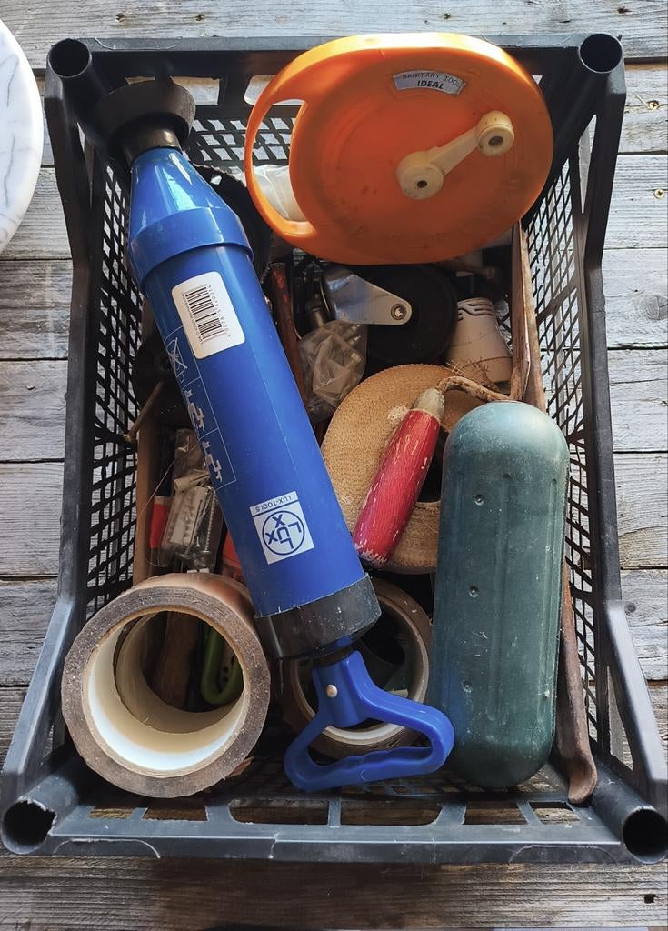 Grand lot de matériel de bricolage — outils et pièces (boîte, Bricolage & Construction, Enlèvement, Utilisé