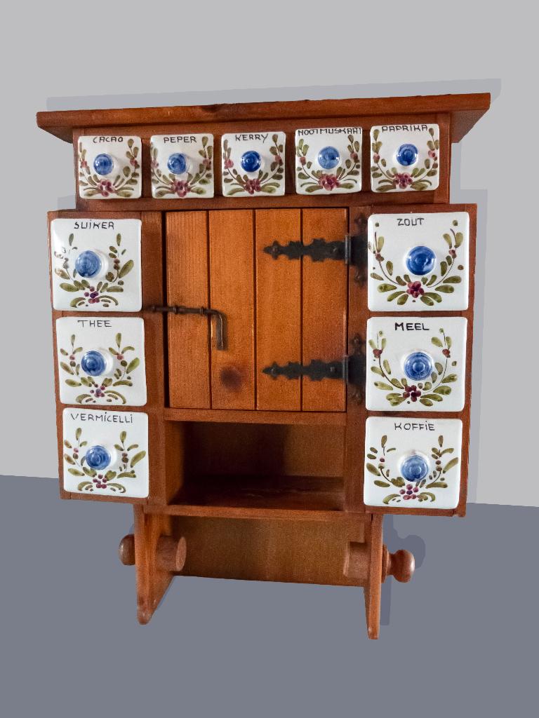 Vintage kruidenkastje, Ophalen