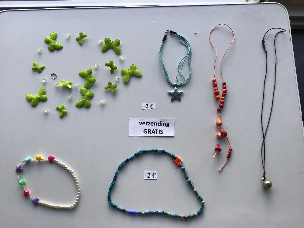 15 bijoux pour enfants avec livraison gratuite, Bijoux, Sacs & Beauté, Enlèvement ou Envoi, Comme neuf