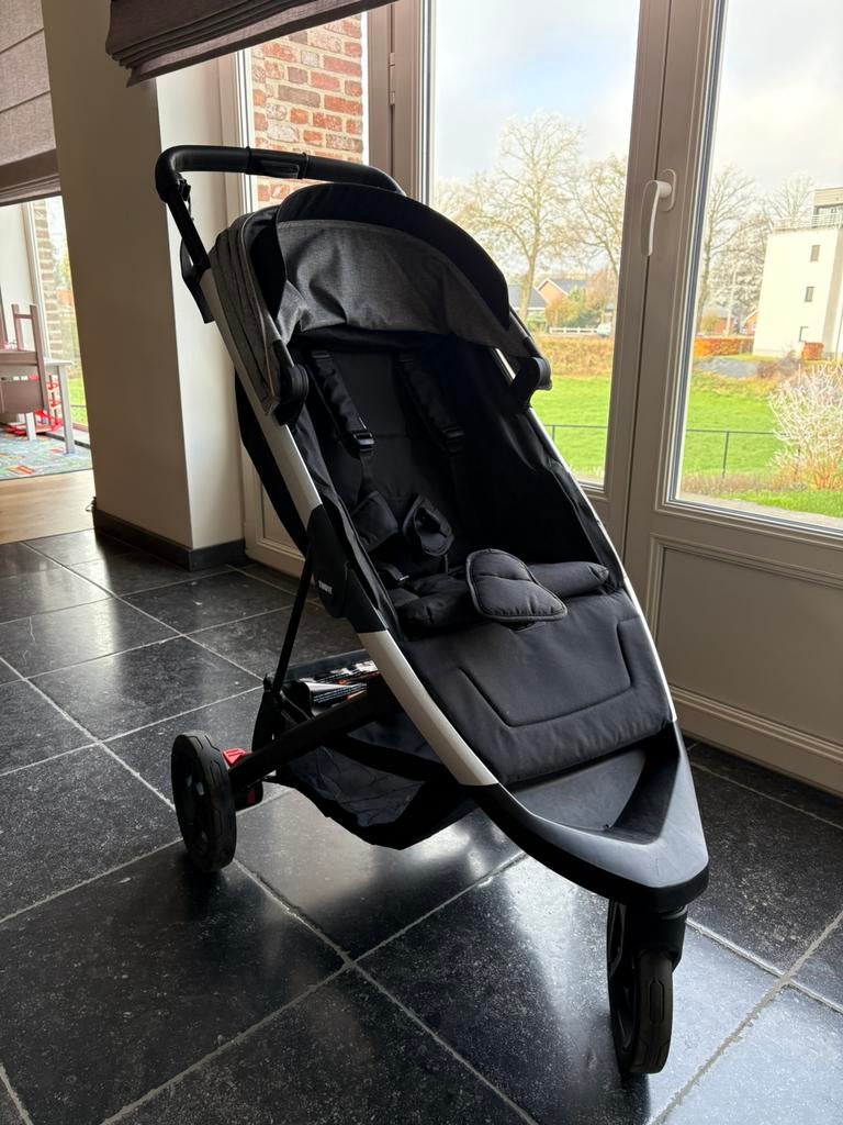 Buggy Thule Spring driewieler grijs, Kinderen en Baby's, Buggy's, Zo goed als nieuw, Zonnekap, Ophalen