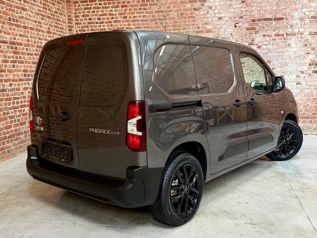 Prachtige TOYOTA PRO ACE CITY 1.2i L1 met garantie!, Auto's, Voorwielaandrijving, Stof, 1199 cc, 5 deurs
