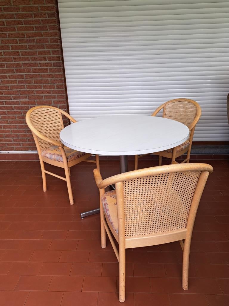 Table ronde, Enlèvement