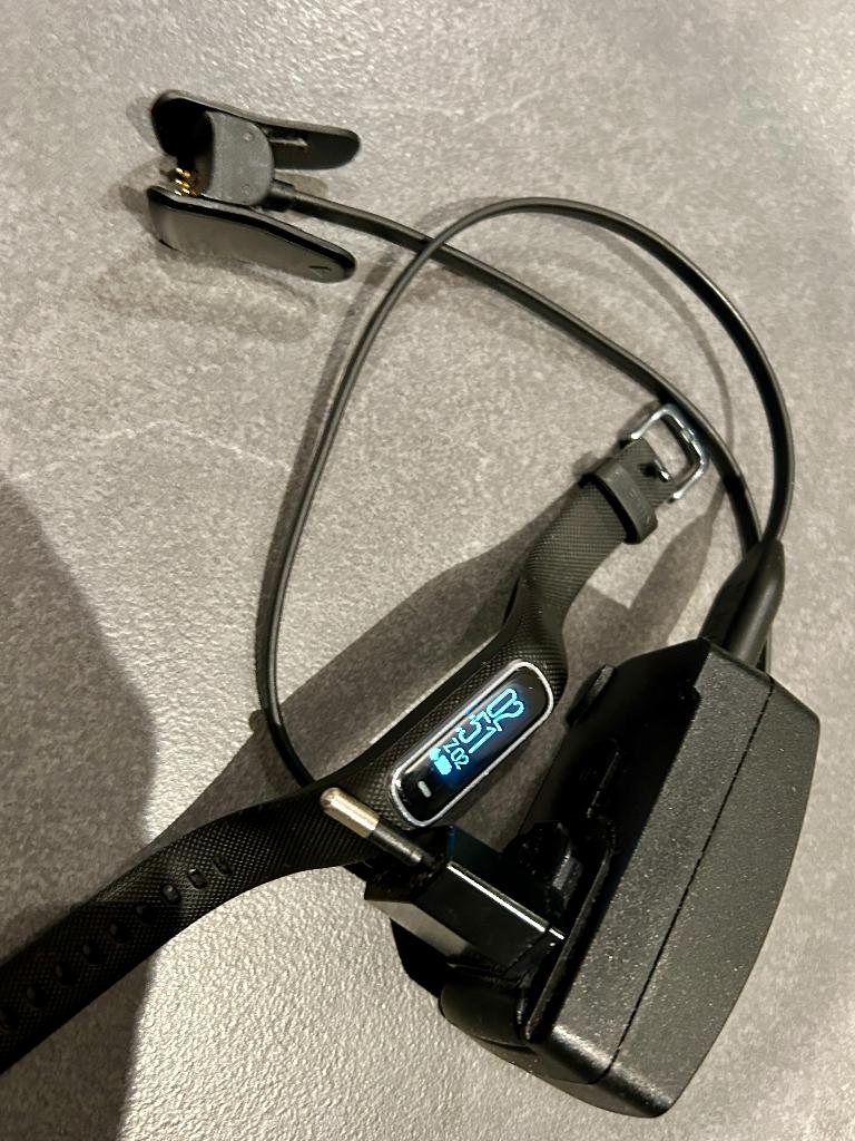 Montre intelligente Garmin Vivosmart, Étanche, Avancer d'un pas, Garmin, Comme neuf