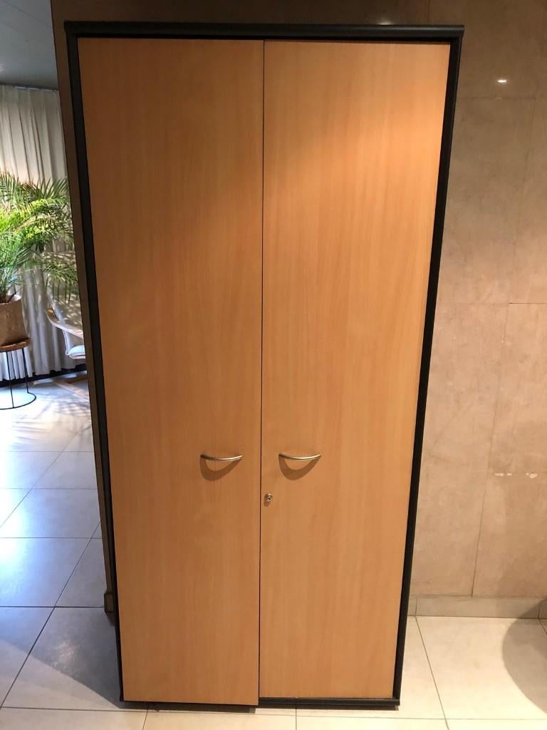 gratis kast en bureel, Huis en Inrichting, Ophalen