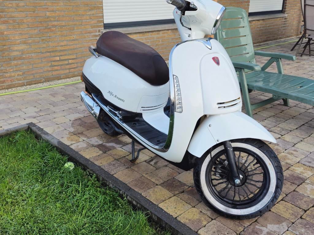 Alfa Avanti 49cc, Fietsen en Brommers
