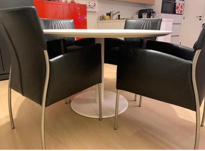 4prachtige stoelen lederen stoelen topmerk joli 200 euro, Ophalen, Zwart, Leer, Zo goed als nieuw