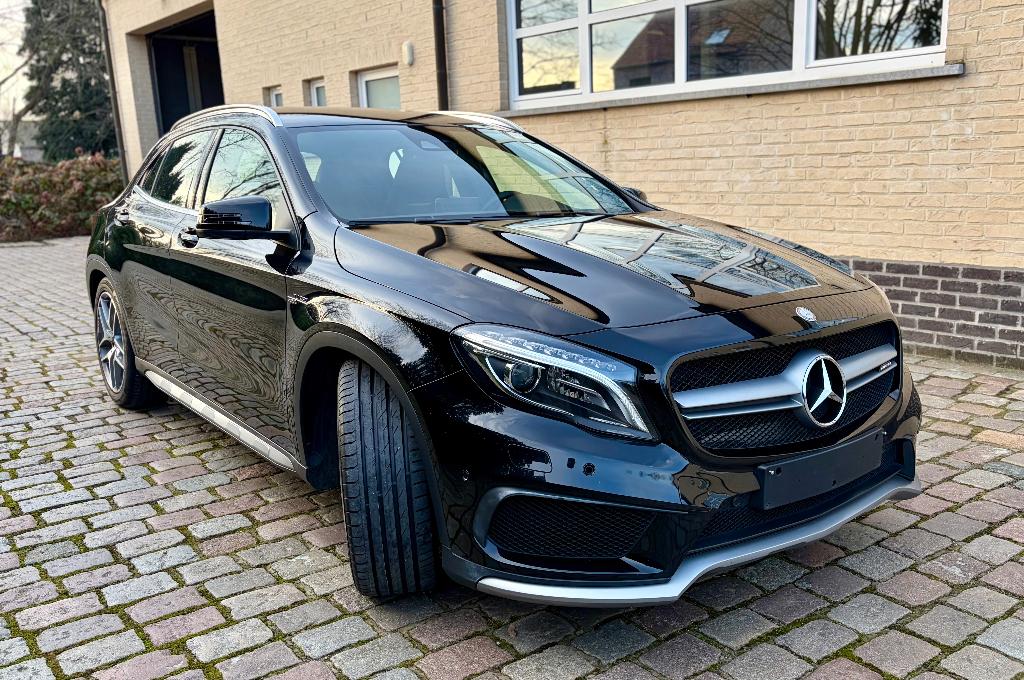 Mercedes-Benz GLA 45 AMG 4-Matic Harman Kardon 67000 km, Auto's, Automaat, 4 cilinders, Zwart, Leder
