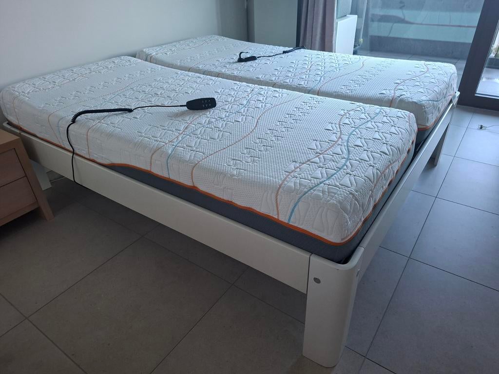 2 persoons bed, Huis en Inrichting, Slaapkamer | Bedden, Ophalen, Wit, Verstelbaar