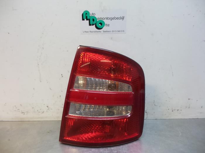 Achterlicht rechts van een Skoda Fabia (Fabia 00-), Gebruikt, -, -, Ophalen of Verzenden