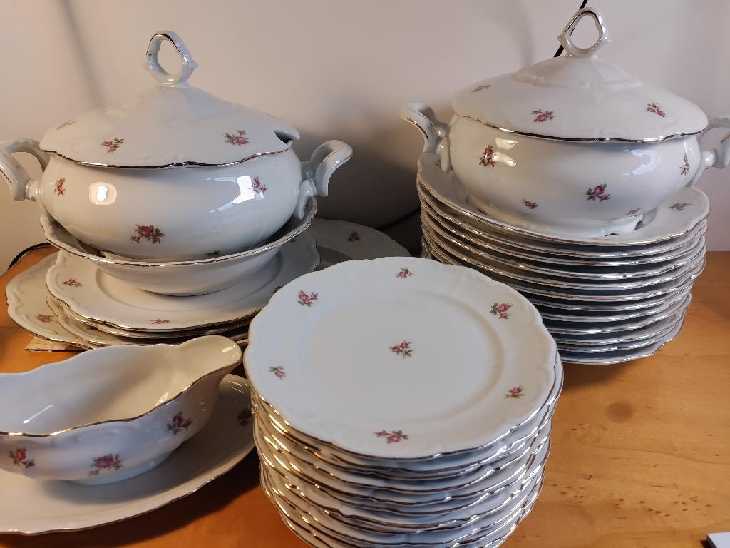 Service à dîner Bavaria Bareuther avec petite rose, Antiquités & Art, Antiquités | Services (vaisselle) complet, Enlèvement