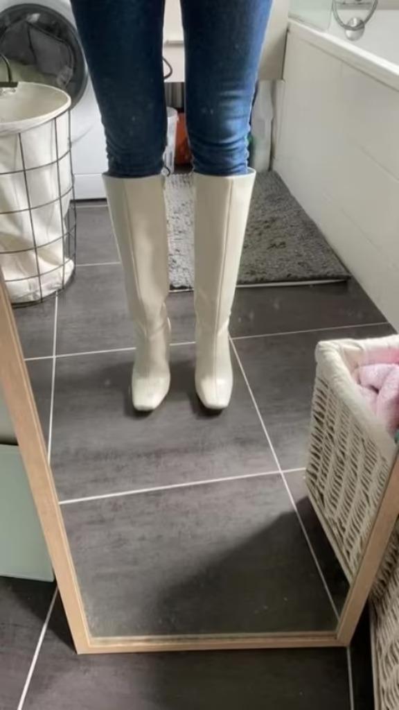 Nouvelles bottes à talons carrés en cuir blanc taille 39 liv, Vêtements | Femmes, Chaussures, Neuf, Bottes hautes, Blanc, Envoi