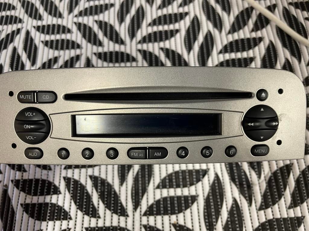 Autoradio Alfa Romeo 147, Enlèvement, Comme neuf