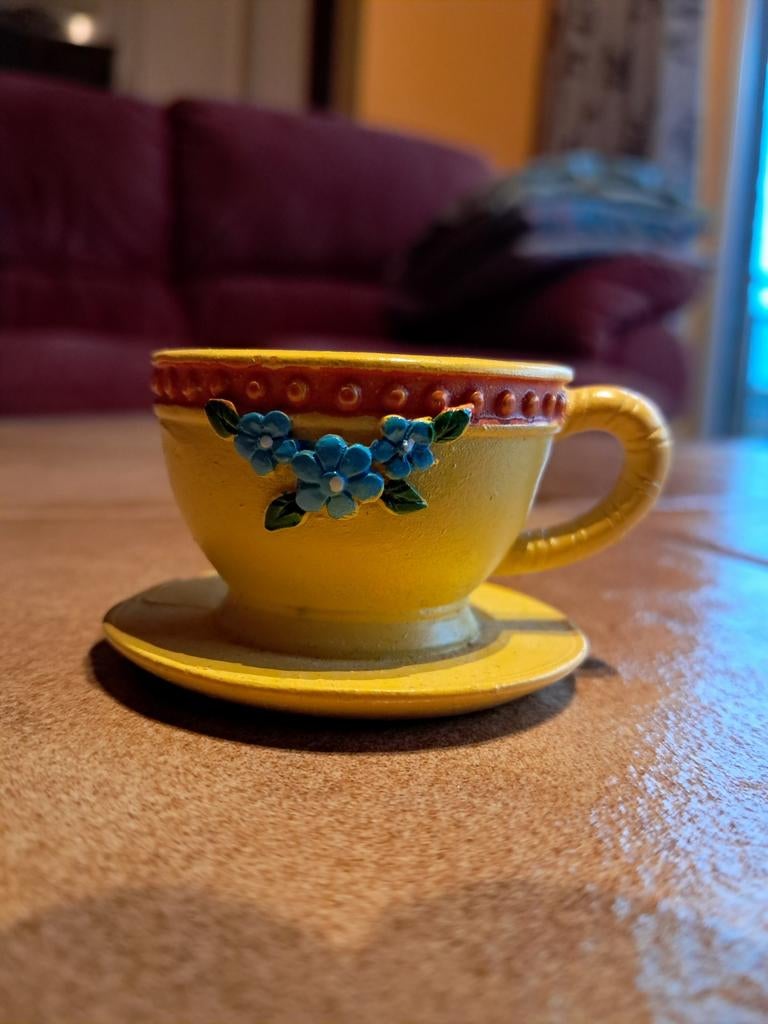 Kleine decoratieve kop met gele schotel, Verzamelen, Poppetjes en Figuurtjes, Ophalen of Verzenden, Zo goed als nieuw