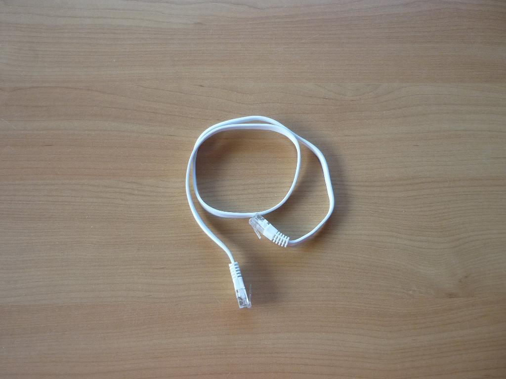 Witte RJ45 8P8C UTP flat kabel Cat.5 internetkabel 60cm, Computers en Software, Pc- en Netwerkkabels, Ophalen of Verzenden