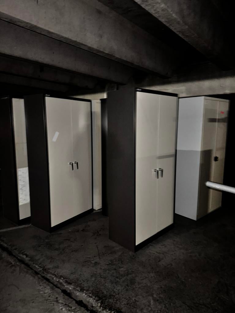 Armoire métallique avec 2 portes, 100/195/45