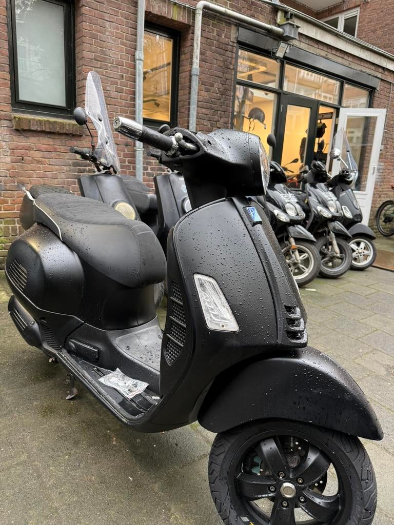 Vespa GTS 125cc avec 8960 km 2021, Vélos & Vélomoteurs, Neuf, Autres modèles, 125 cm³, Enlèvement