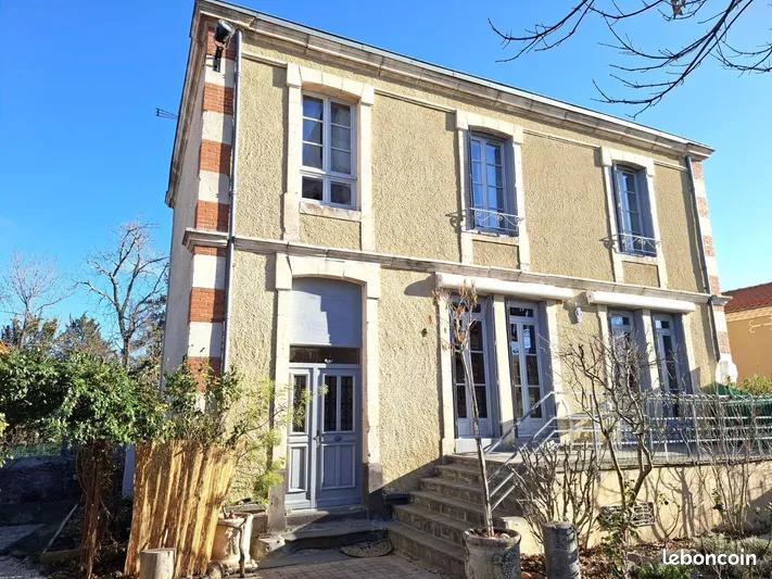 Gerestaureerd schooltje, Immo, 5 kamers, Vrijstaande woning, 182 m², 0 UC