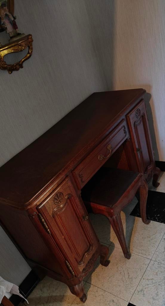 Schrijftafel met krukje, Enlèvement