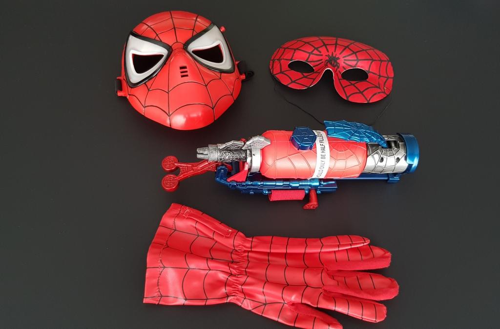 Masker, handschoen en waterpistool Spider-Man, Kinderen en Baby's, Carnavalskleding en Verkleedspullen, Ophalen of Verzenden, Zo goed als nieuw