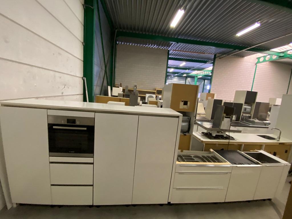 Rechte Keuken of Kookeiland Apparatuur GEDEMONTEERD