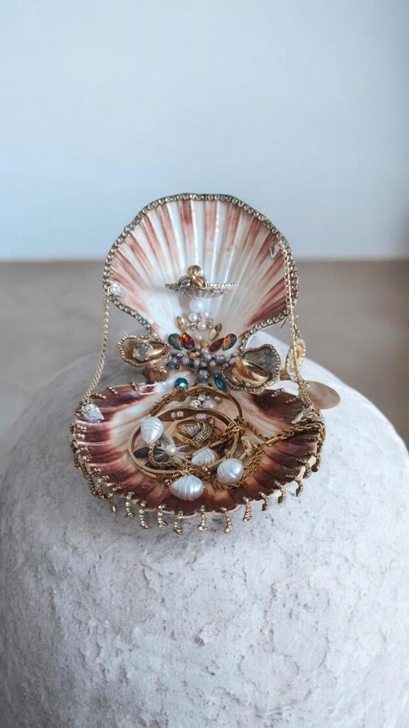 Sieradenhouder met natuurlijke schelp