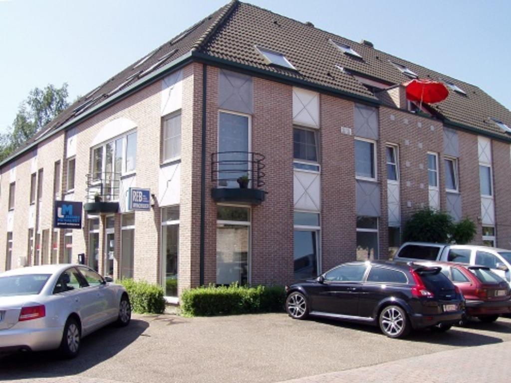 Propriété commerciale avec 5 places de parking privées, à lo, Habitation avec espace professionnel, 249 kWh/m²/an, 4 pièces, Hasselt