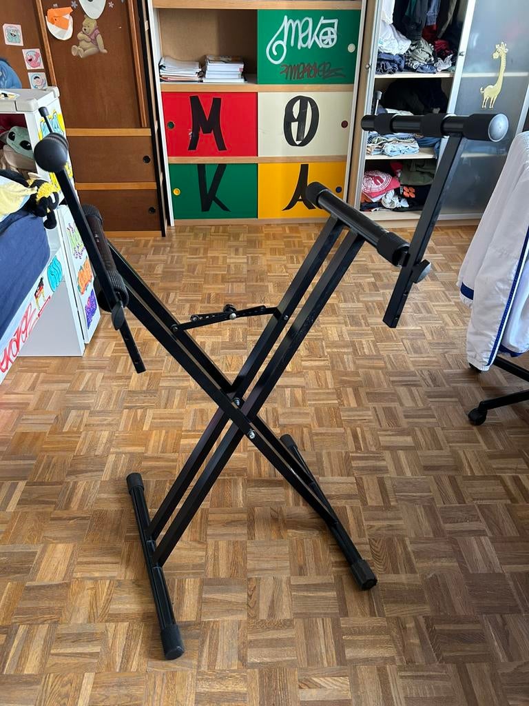 K&M Keyboard standaard, Muziek en Instrumenten, Standaarden, Ophalen, Zo goed als nieuw, Instrumentstandaard, Keyboard of Synthesizer