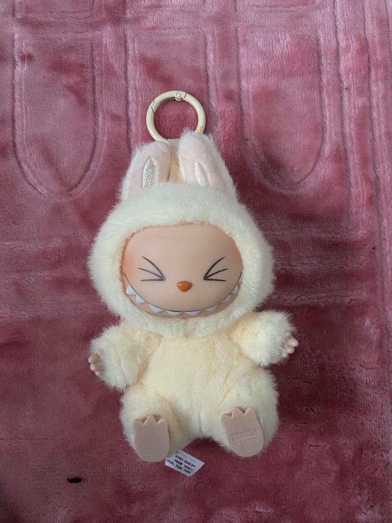 Labubu Sisi, Ophalen, Zo goed als nieuw, Knuffel of Figuurtje