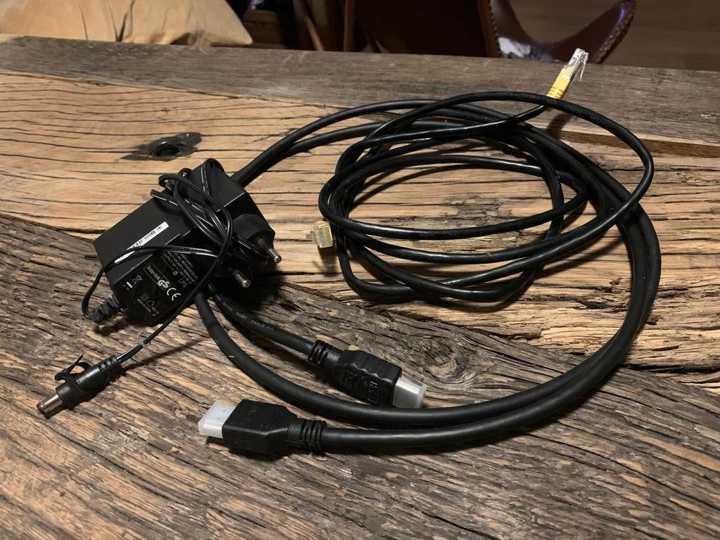 3 câbles (câble HDMI, câble Internet et autres), Enlèvement ou Envoi, Comme neuf