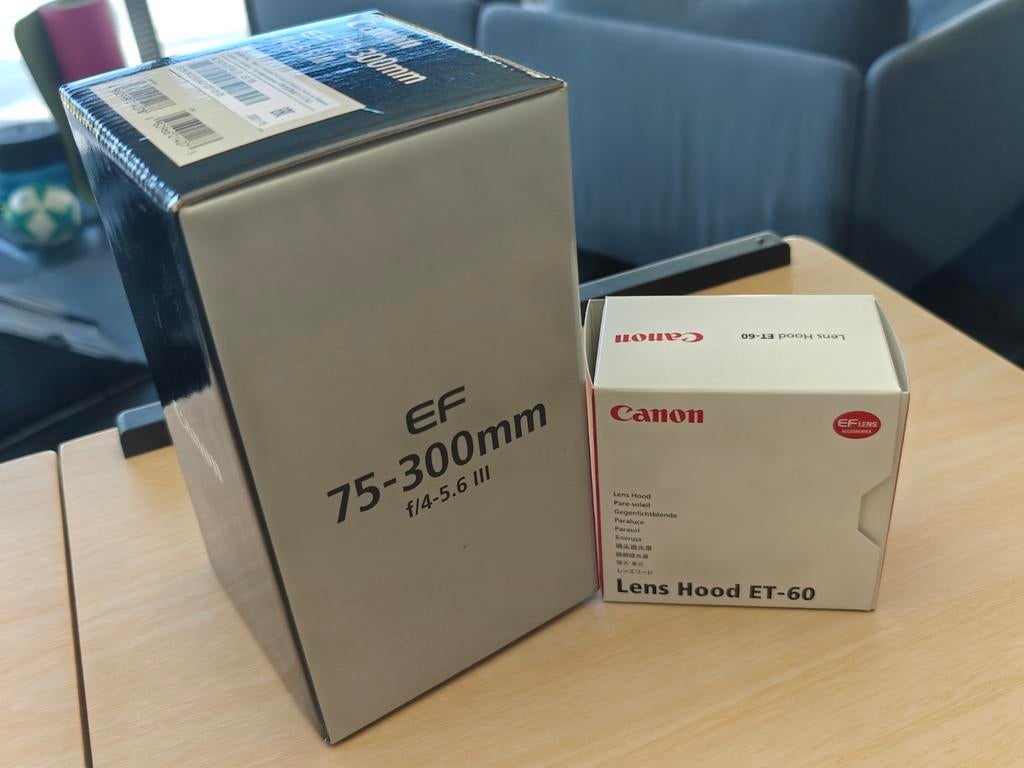 Canon EF 75-300mm F/4-5.6 III objectief + zonnekap, TV, Hi-fi & Vidéo, Enregistreurs audio, Enlèvement ou Envoi