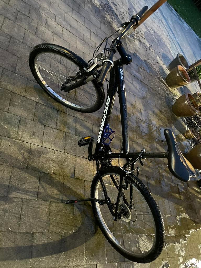 Première édition noire ST50, Vélos & Vélomoteurs, Vélos | VTT & Mountainbikes, Autres marques, Enlèvement ou Envoi, 49 à 53 cm