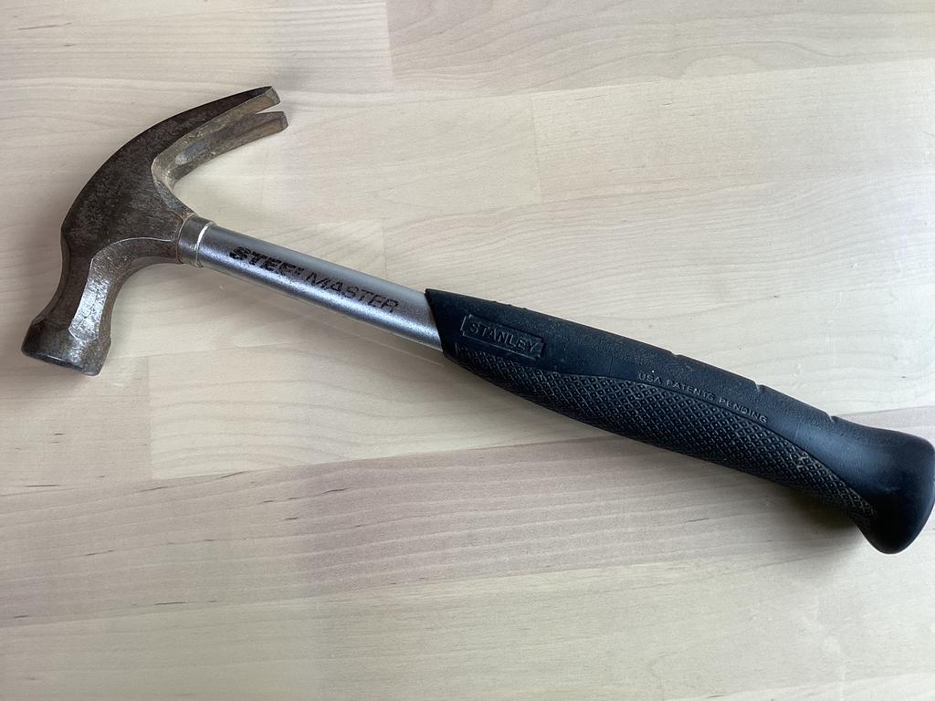 Marteau à griffes Stanley, Enlèvement, Comme neuf