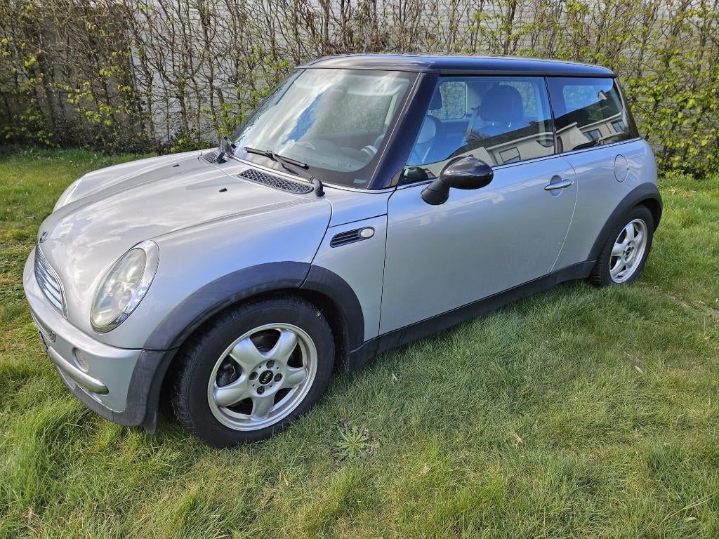 Belle Mini Cooper - Bon état - Euro4 Petrol, Autos, Argent ou Gris, Achat, Entreprise, Boîte manuelle