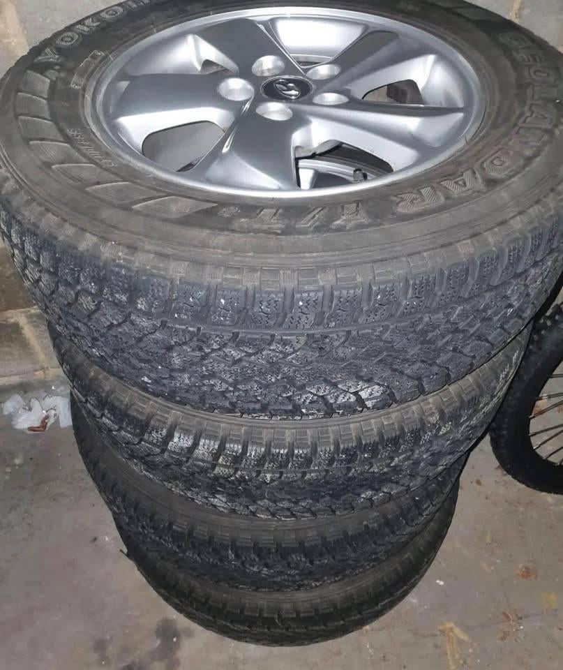 4 pneus avec jantes alliage pour Hyundai, Auto-onderdelen, Ophalen, Band(en)