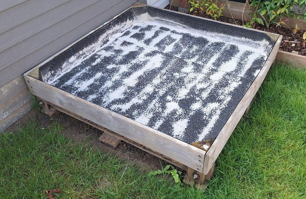 Grote houten zandbak met zand., Ophalen, Gebruikt