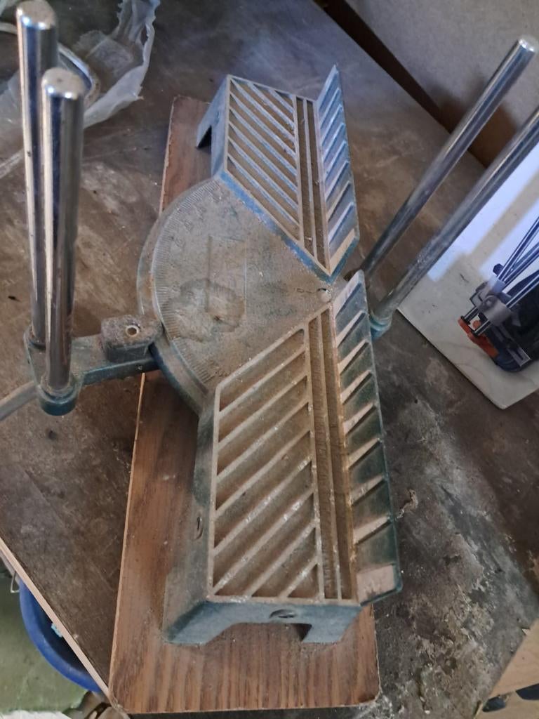 Boîte à onglets + scie manuelle – coupe précise angles 45 /, Bricolage & Construction, Enlèvement